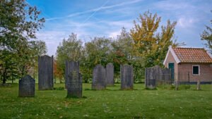 Grafstenen op de Joodse begraafplaats in Bronkhorst