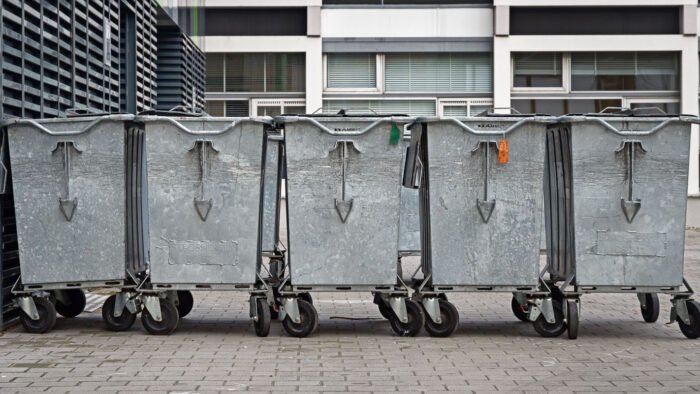 Opgeruimd staat netjes: vuilcontainers op de Uithof in Utrecht