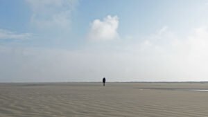 Alleen op het strand van Schiermonnikoog